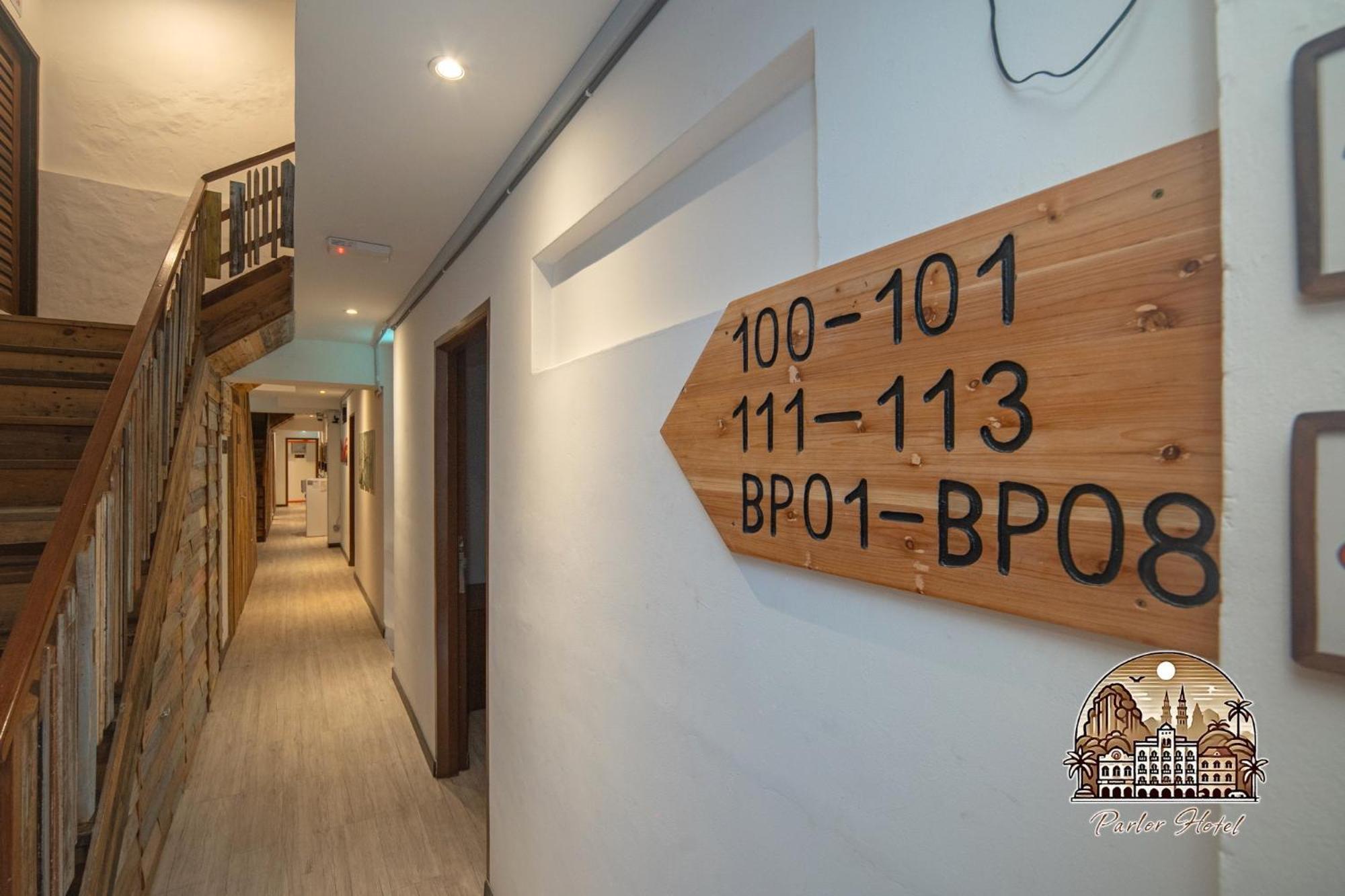 איפוה Parlor Hotel מראה חיצוני תמונה