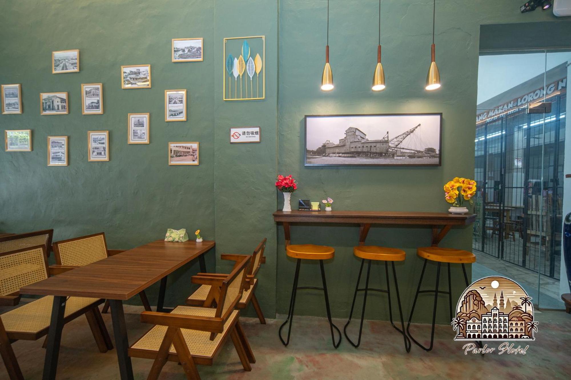איפוה Parlor Hotel מראה חיצוני תמונה