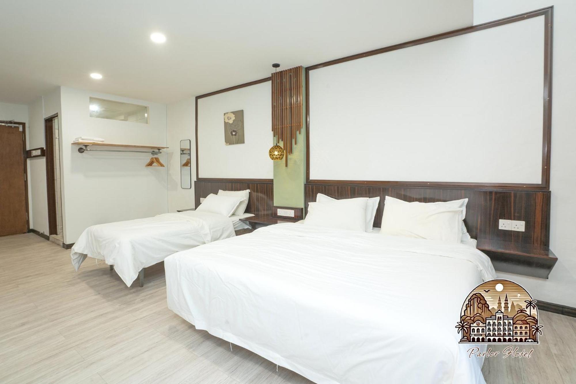איפוה Parlor Hotel מראה חיצוני תמונה