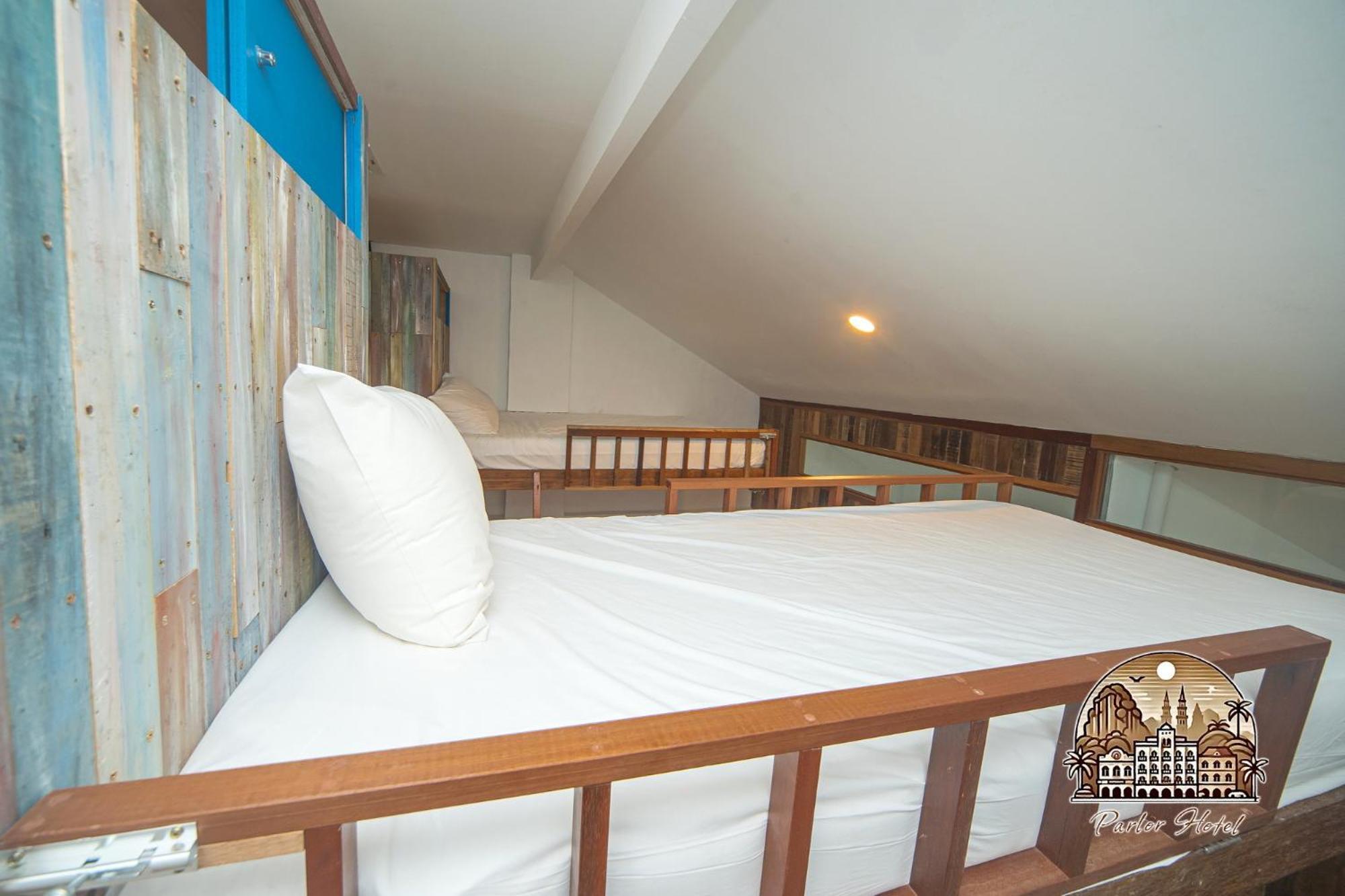 איפוה Parlor Hotel מראה חיצוני תמונה