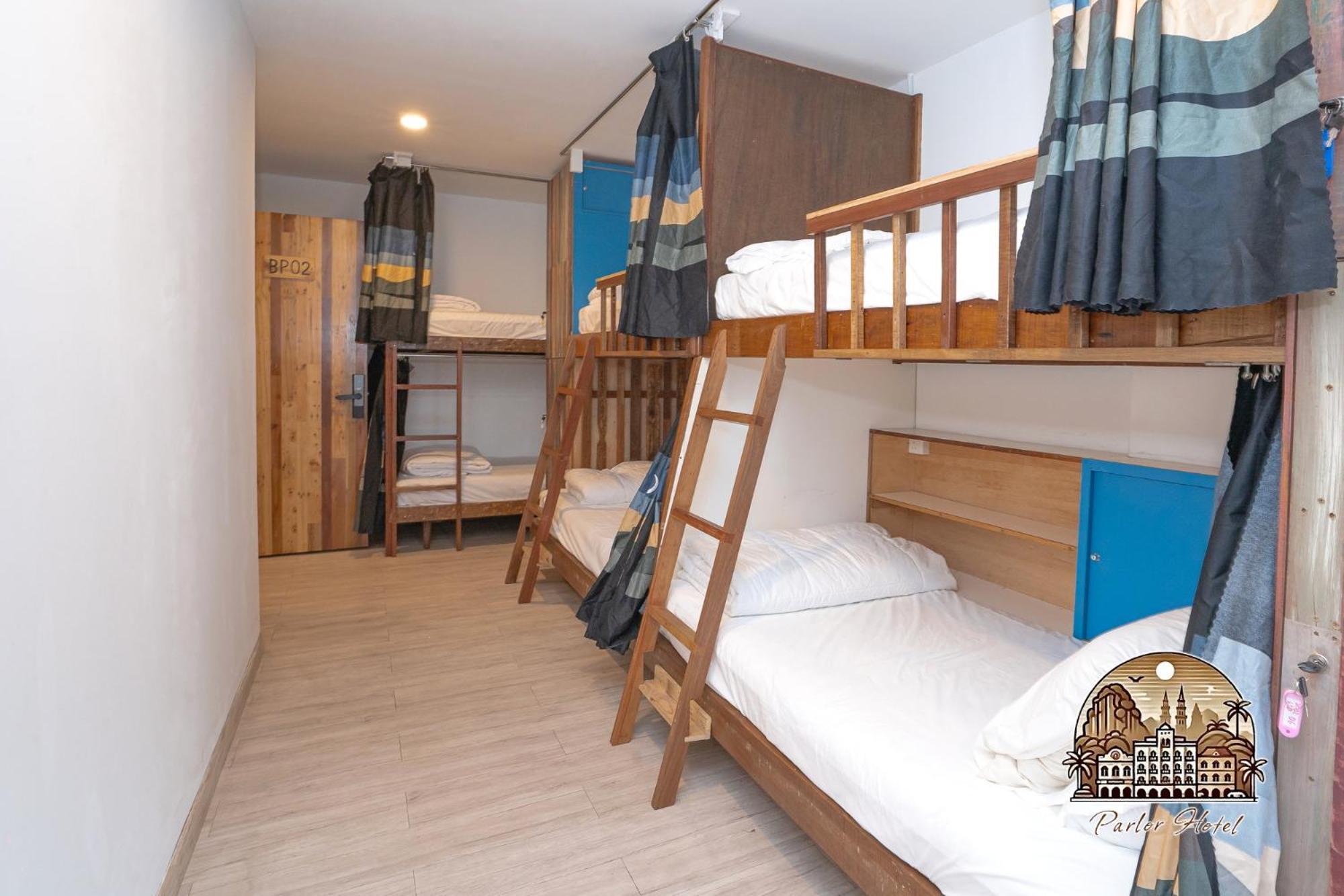 איפוה Parlor Hotel מראה חיצוני תמונה